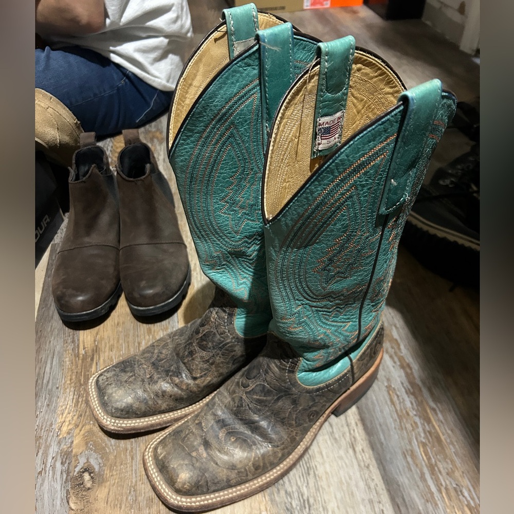 Women’s cowboy boots